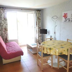  Appartement 2 Pièces Proche Du Port Et Des Plages